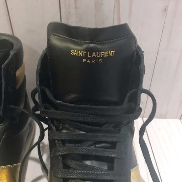 Saint Laurent Signature Court Classics - Picture 3 of 4